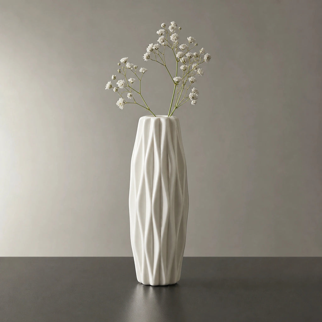 Vase blanc relief – Épure Sculptée