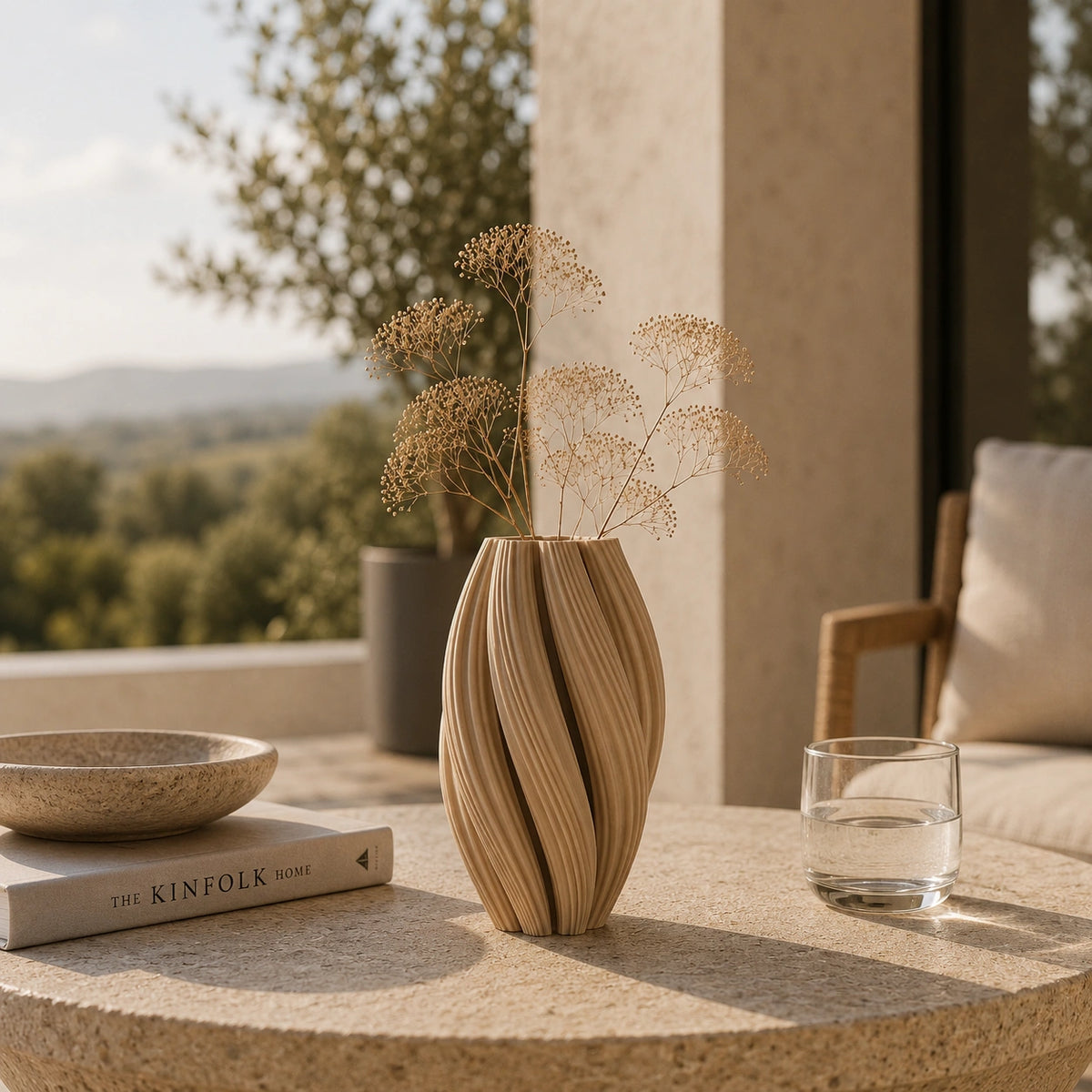 Vase en plastique marron - Tourbillons d'élégance, Noma